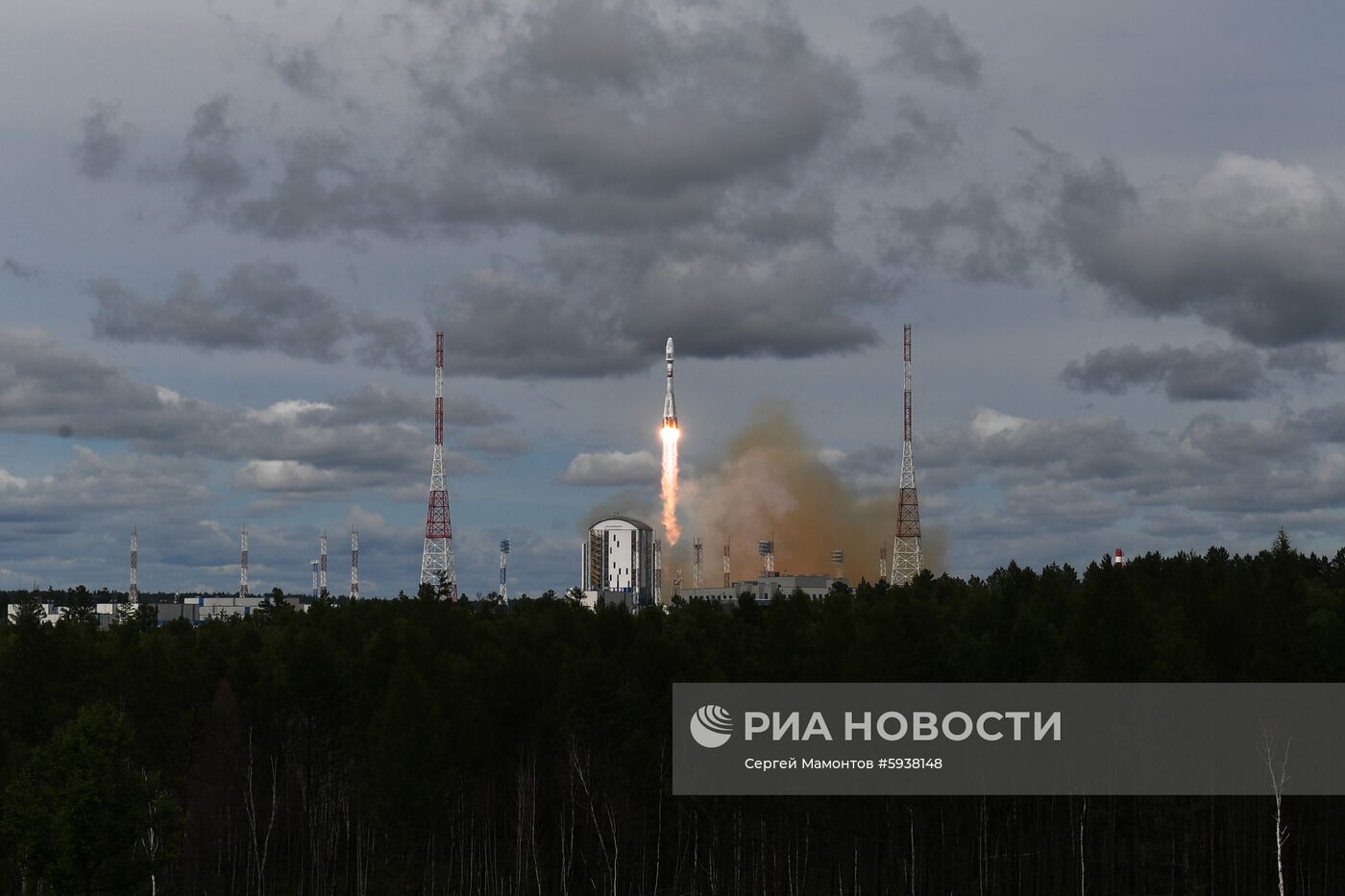 Пуск РН"Союз-2.1б" со спутником "Метеор-М" с космодрома Восточный