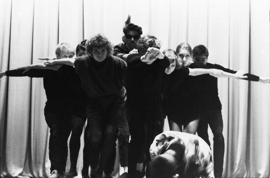 Выступление театра-студии пластической импровизации Олега Киселева