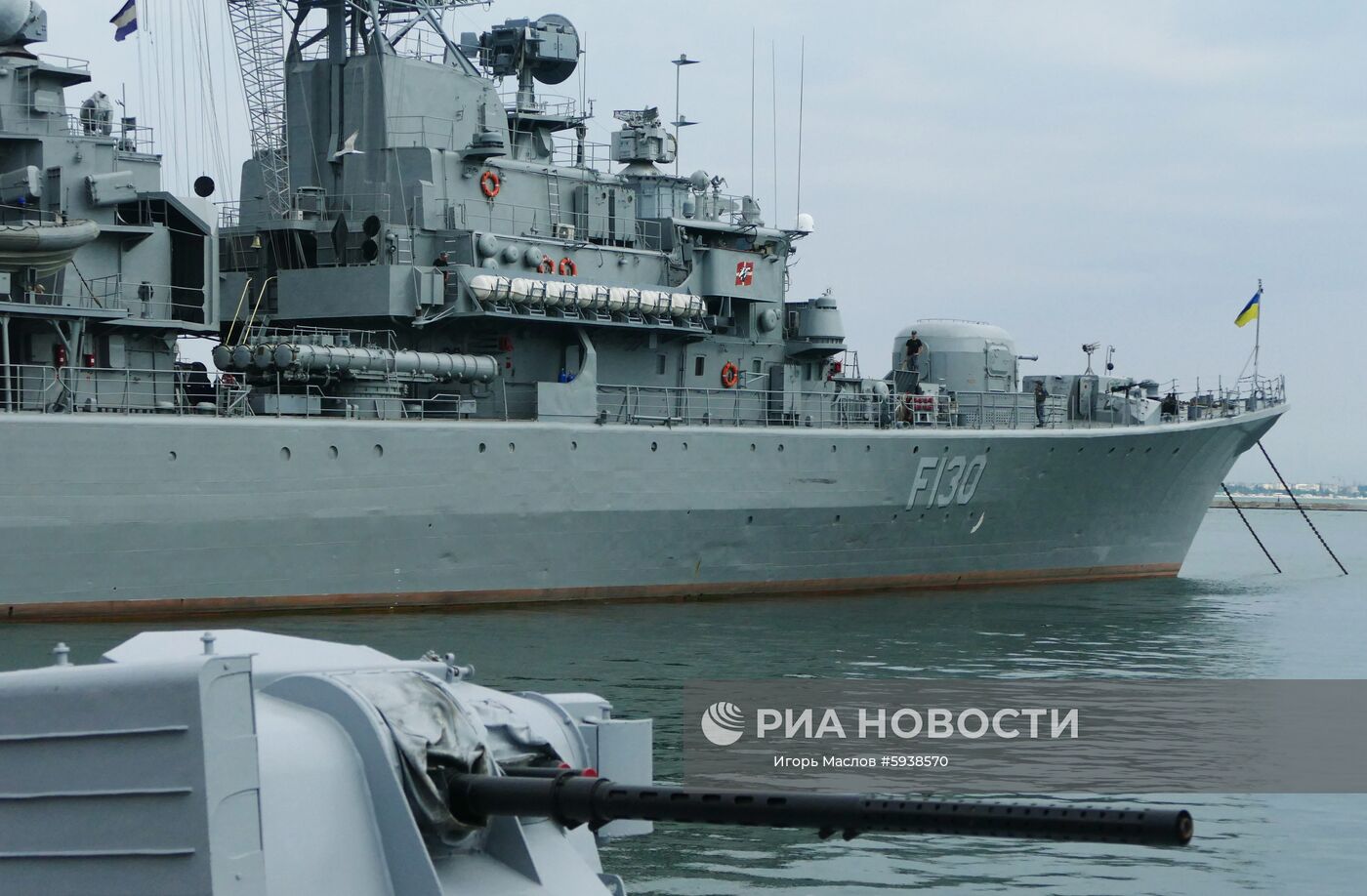Украинский фрегат "Гетман Сагайдачный" в морском порту Одессы. Корабль задействован в международных учениях Sea Breeze-2019.
Место: Украина, Одесса. Автор: Игорь Маслов/РИА Новости. Международные учения Sea Breeze-2019 в Одессе