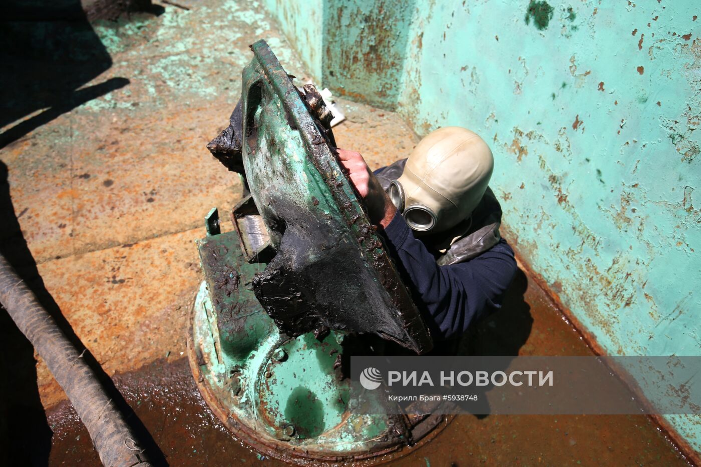 Демонстрация преодоления водных преград военной техникой
