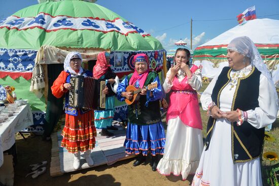 Празднование сабантуя в Челябинской области