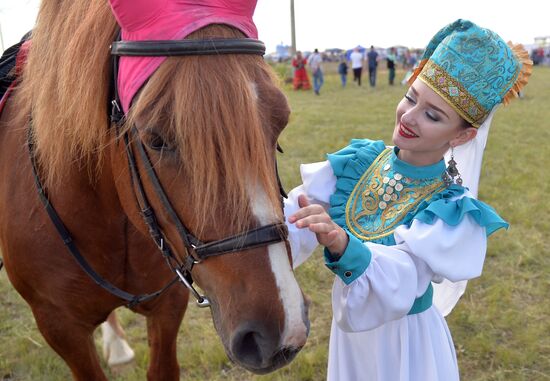 Празднование сабантуя в Челябинской области