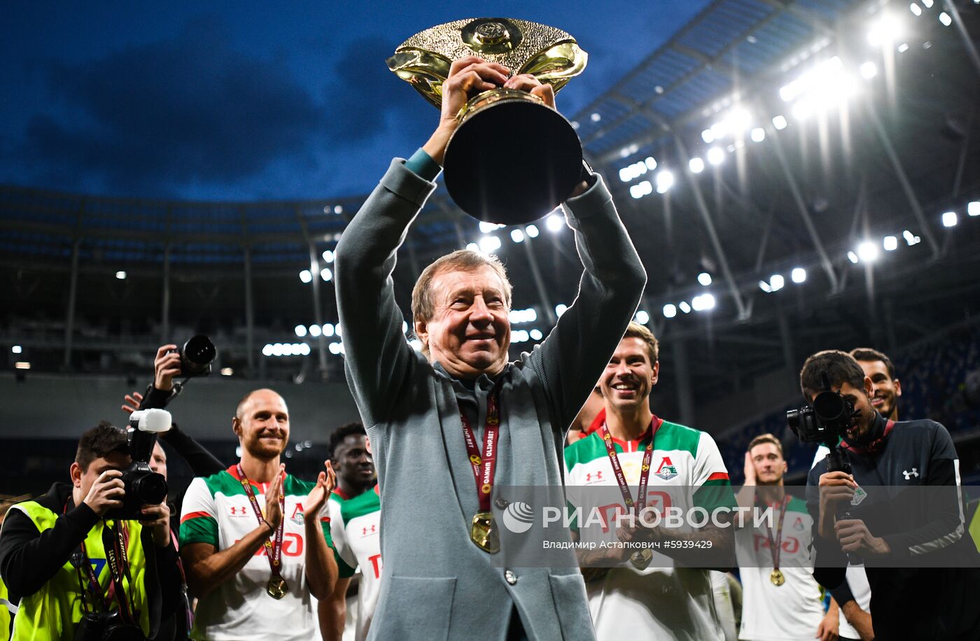 Футбол. Суперкубок России. Матч "Зенит" - "Локомотив"