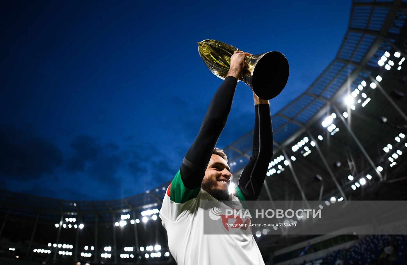 Футбол. Суперкубок России. Матч "Зенит" - "Локомотив"