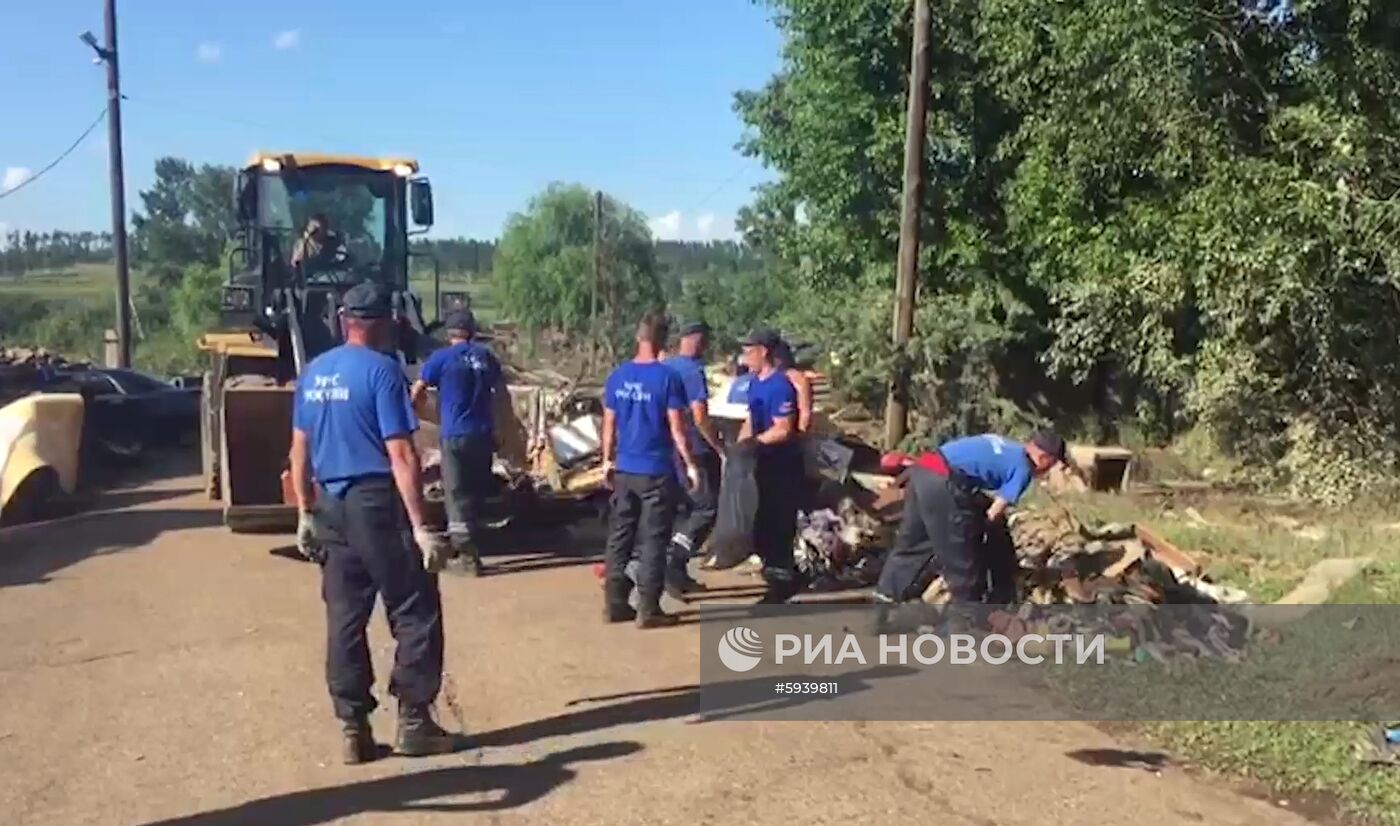 Работа спасателей МЧС в городе Тулун Иркутской области