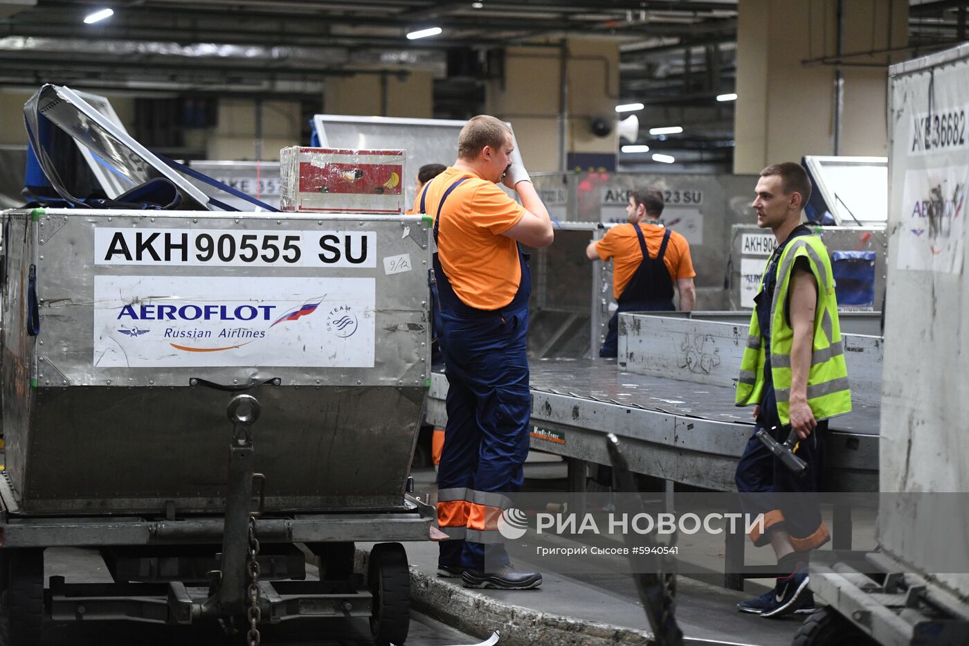 Выдача багажа в аэропорту Шереметьево