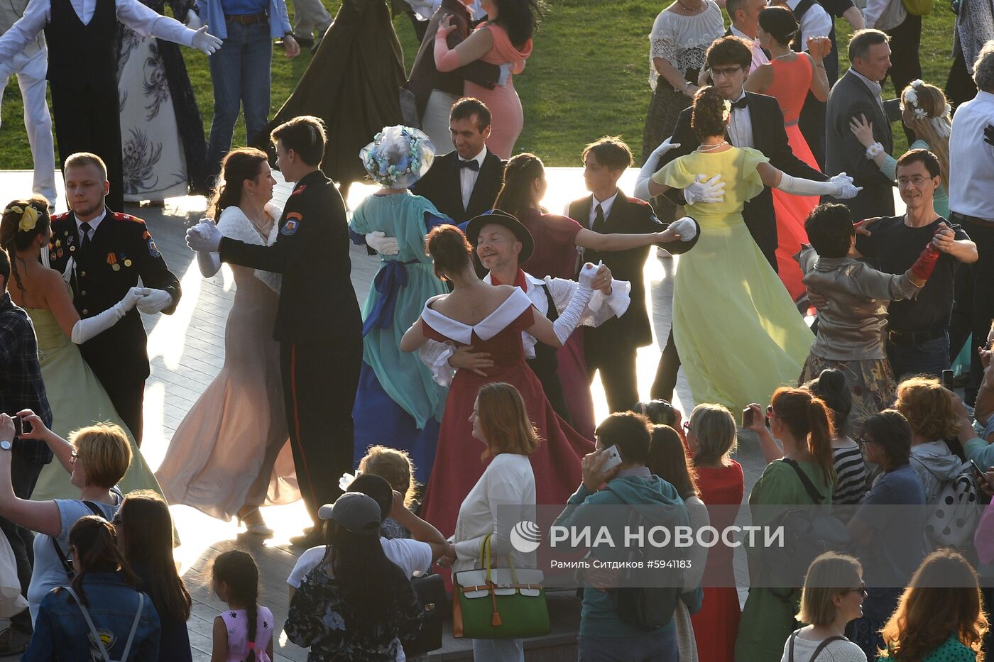 Бал в честь Дня семьи, любви и верности