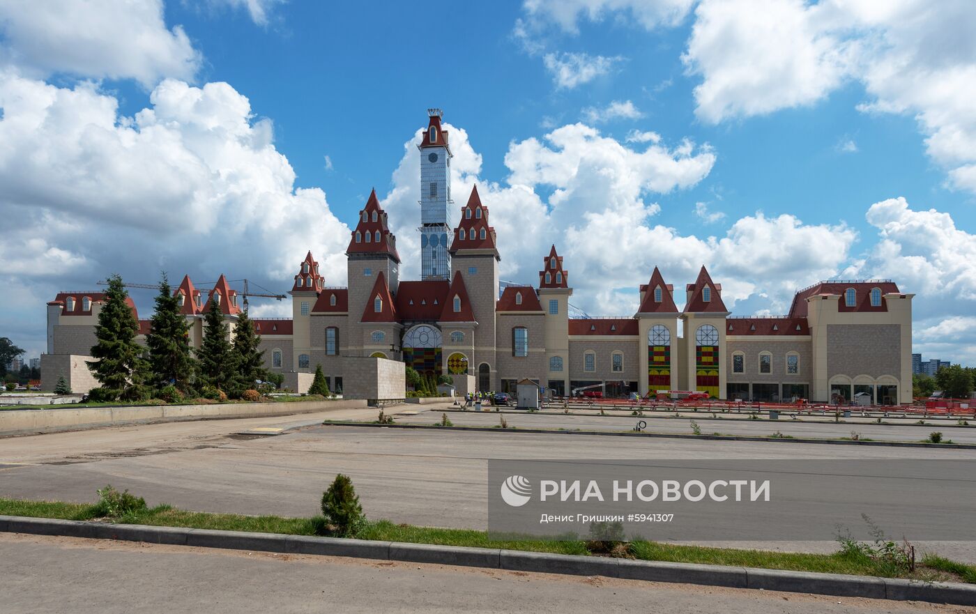 Строительство парка развлечений "Остров мечты" в Москве