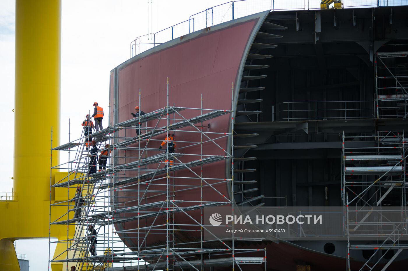 Судостроительный комплекс "Звезда"