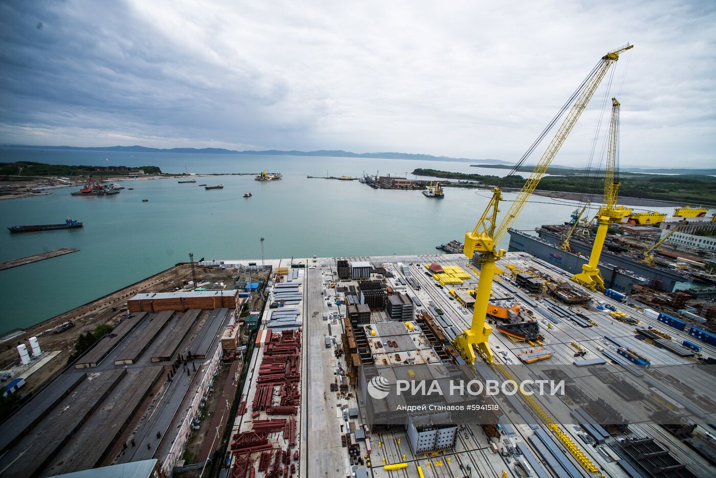 Судостроительный комплекс "Звезда"