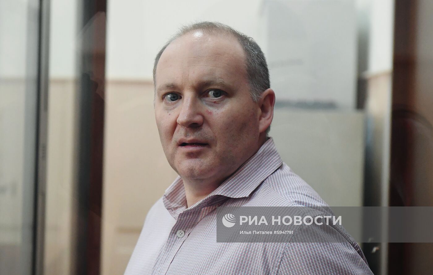 Рассмотрение ходатайства следствия о продлении ареста Ф. Дельпалю