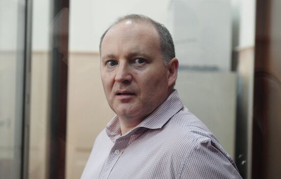 Рассмотрение ходатайства следствия о продлении ареста Ф. Дельпалю