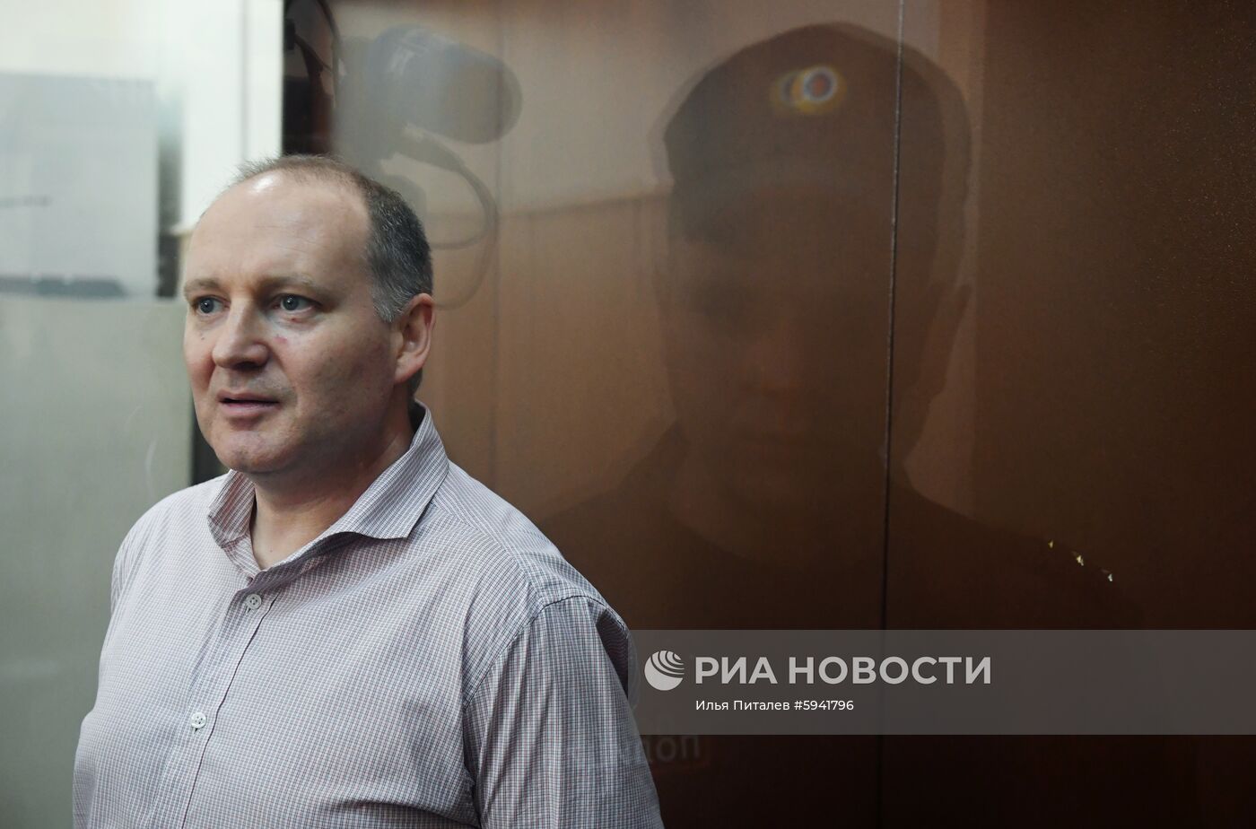 Рассмотрение ходатайства следствия о продлении ареста Ф. Дельпалю