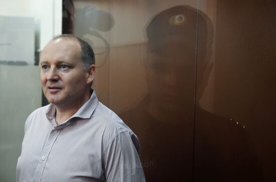 Рассмотрение ходатайства следствия о продлении ареста Ф. Дельпалю