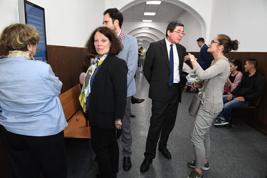 Рассмотрение ходатайства следствия о продлении ареста Ф. Дельпалю