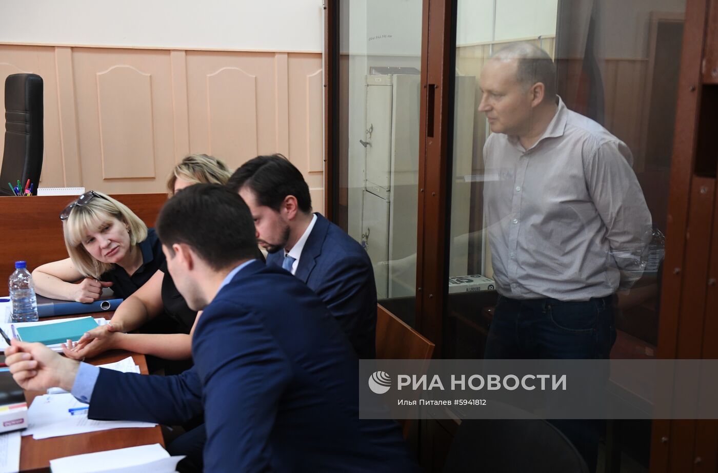 Рассмотрение ходатайства следствия о продлении ареста Ф. Дельпалю