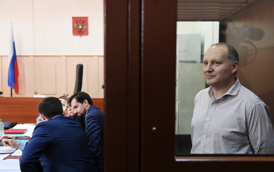 Рассмотрение ходатайства следствия о продлении ареста Ф. Дельпалю