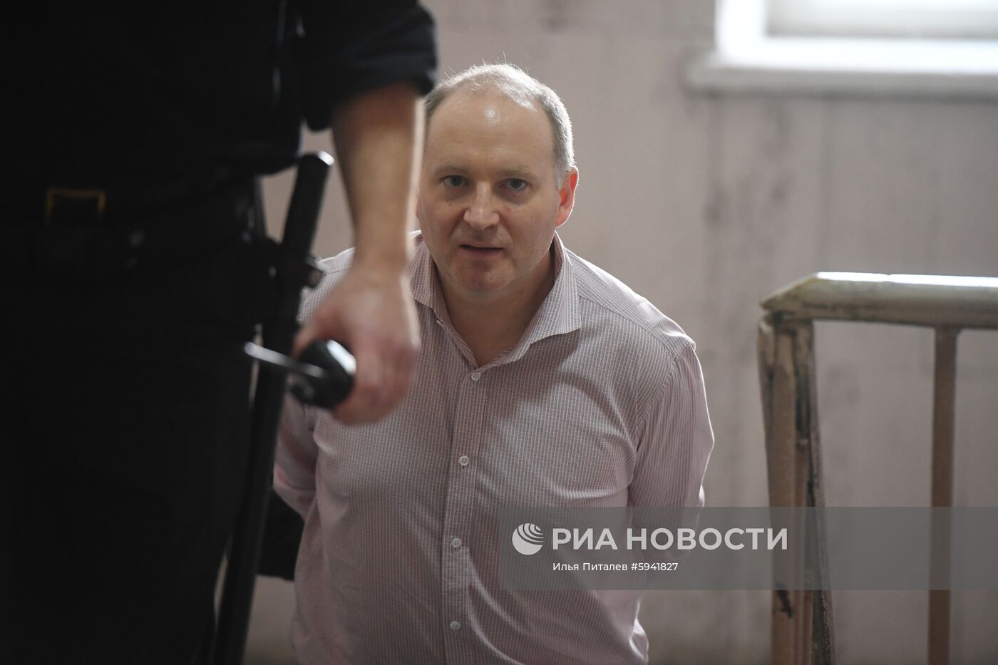 Рассмотрение ходатайства следствия о продлении ареста Ф. Дельпалю