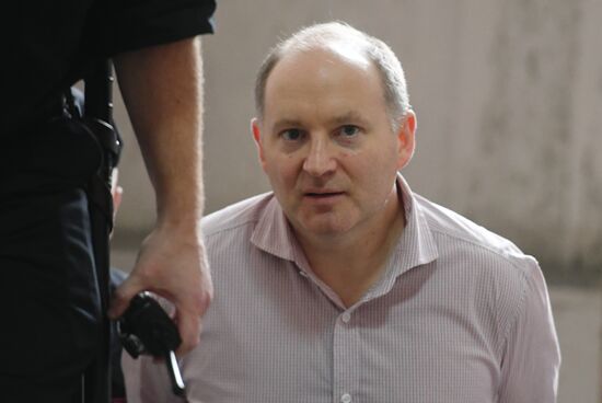 Рассмотрение ходатайства следствия о продлении ареста Ф. Дельпалю