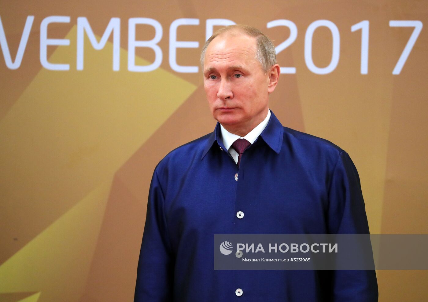Путин в рубашке