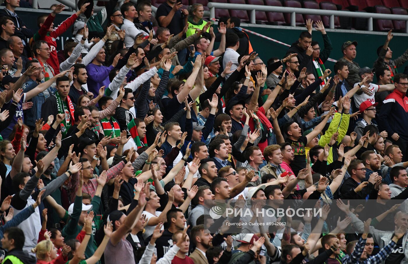 Встреча ФК "Локомотив" с болельщиками перед началом сезона