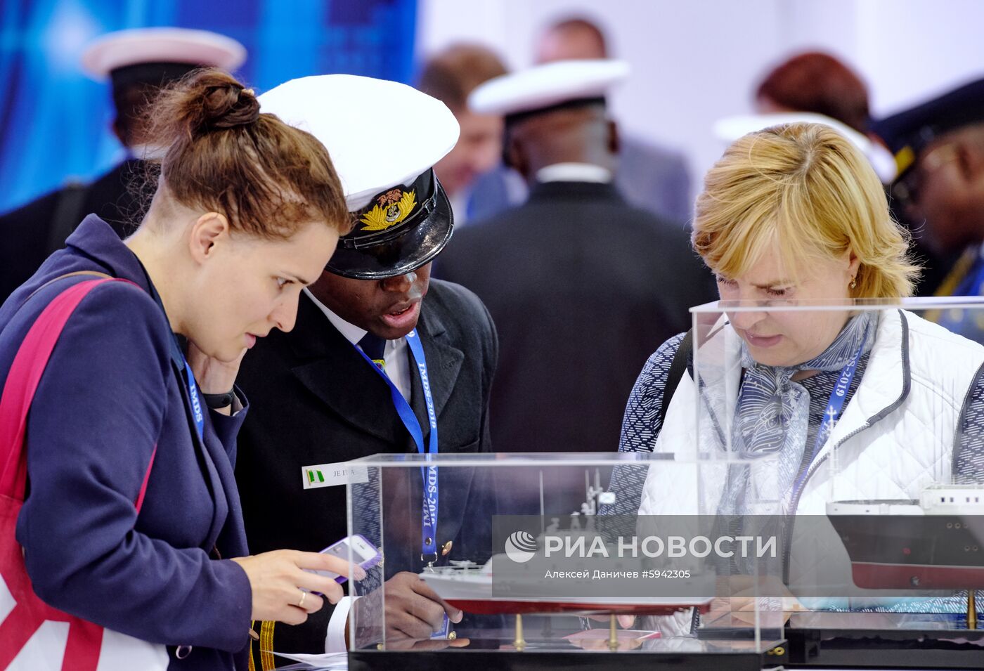Международный военно-морской салон в Санкт-Петербурге