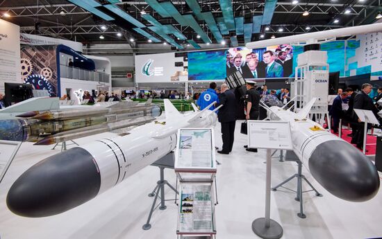 Международный военно-морской салон в Санкт-Петербурге