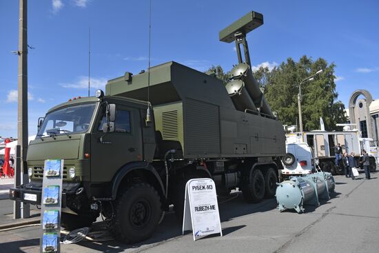 Международный военно-морской салон в Санкт-Петербурге