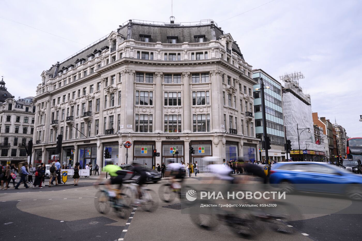 Открытие флагманского магазина Microsoft в Лондоне