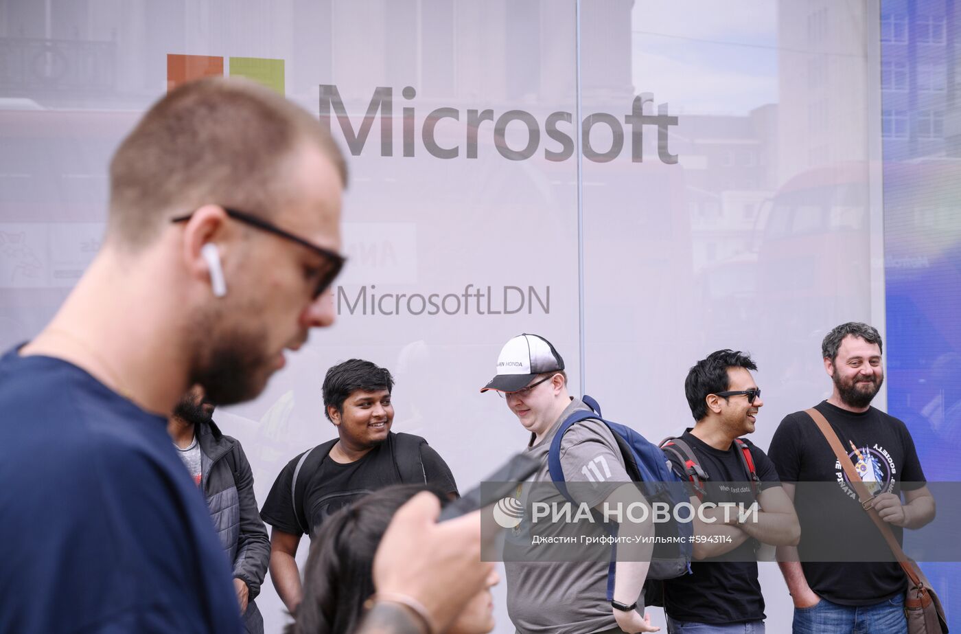 Открытие флагманского магазина Microsoft в Лондоне