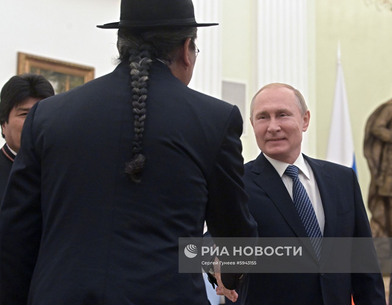 Президент РФ В. Путин встретился с президентом Боливии Э. Моралесом