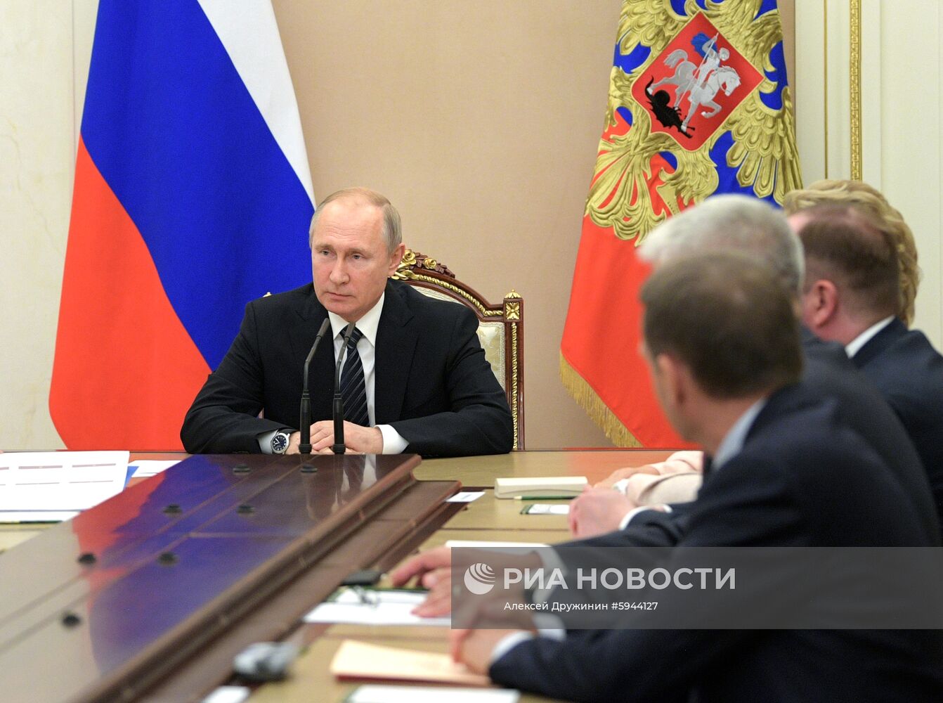 Президент РФ В. Путин провел заседание Совбеза РФ