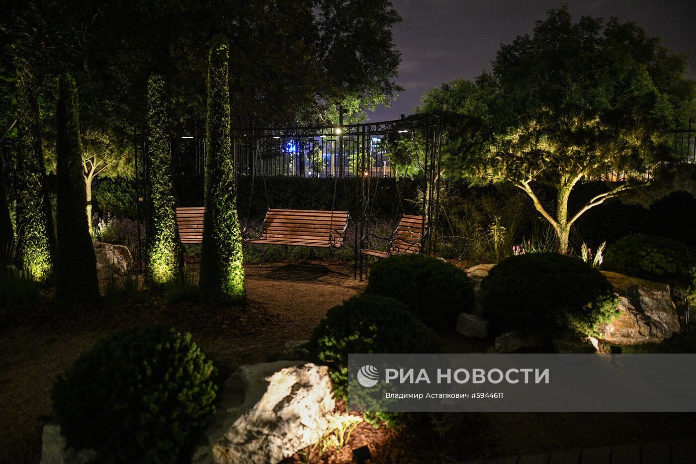 Gardens Night Light в рамках Moscow Flower Show 