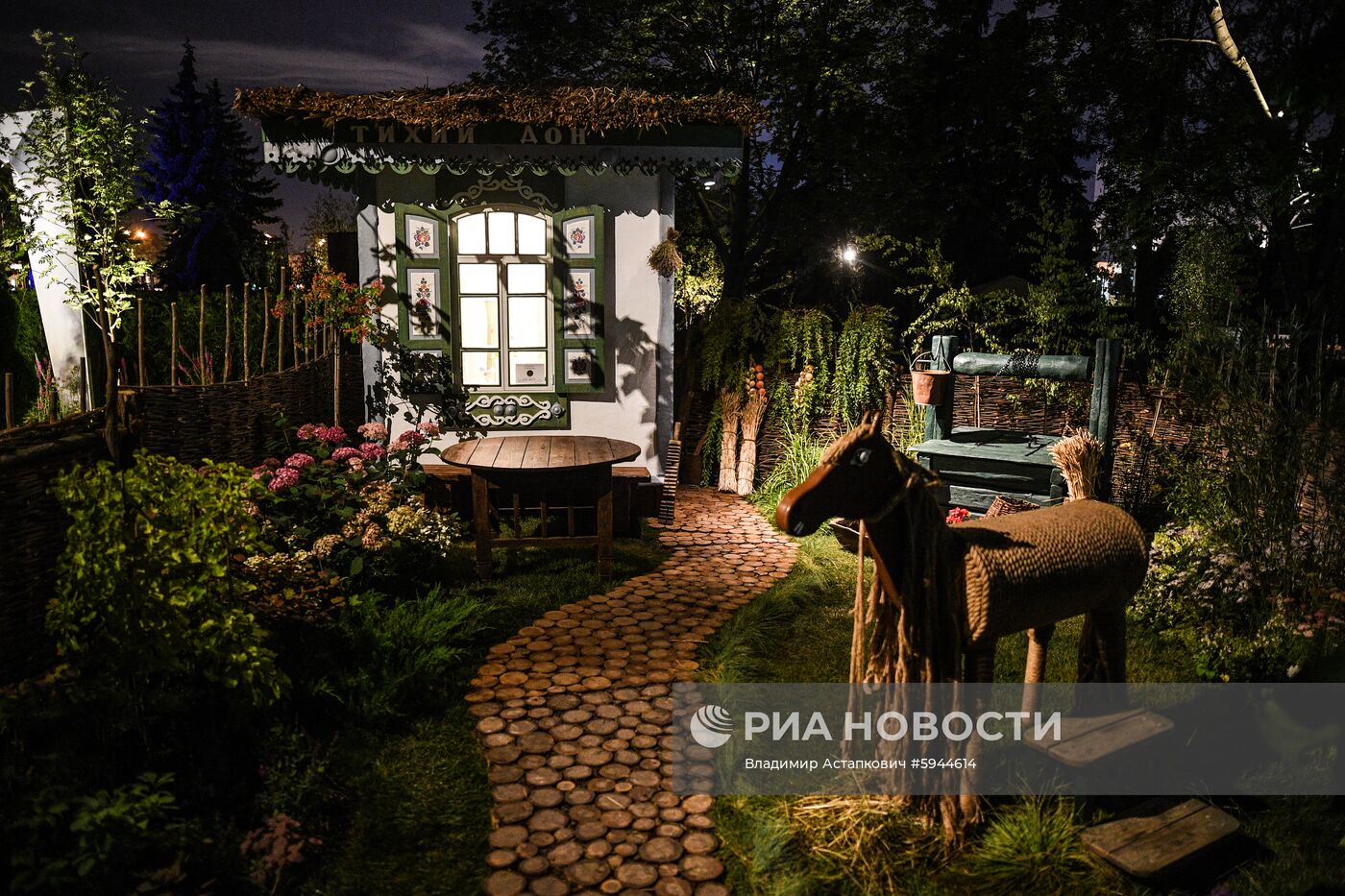 Gardens Night Light в рамках Moscow Flower Show 