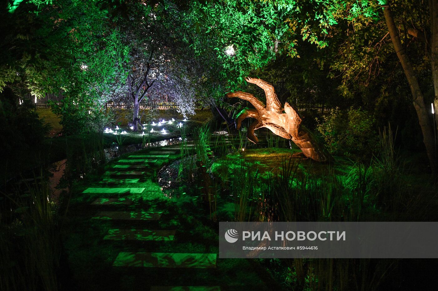 Gardens Night Light в рамках Moscow Flower Show 