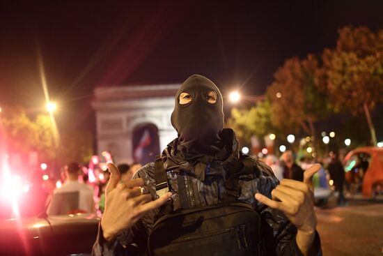 Болельщики сборной Алжира устроили беспорядки в центре Парижа 