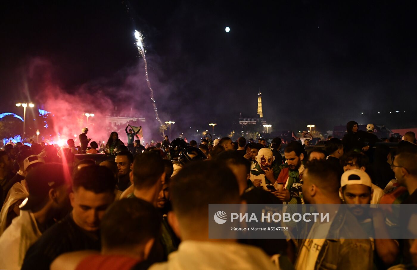 Болельщики сборной Алжира устроили беспорядки в центре Парижа 