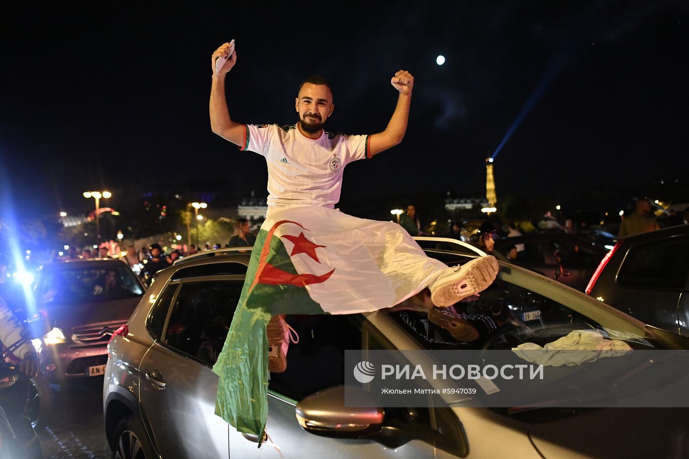 Болельщики сборной Алжира устроили беспорядки в центре Парижа 