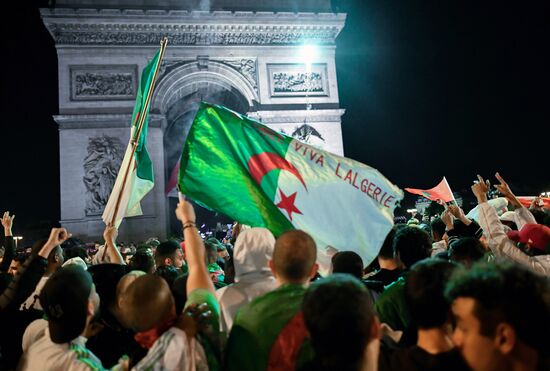 Болельщики сборной Алжира устроили беспорядки в центре Парижа 