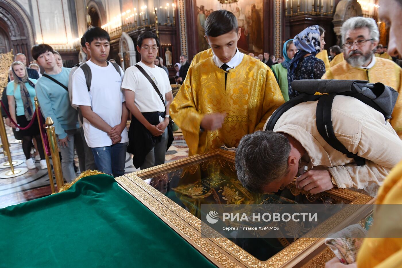 Поклонение мощам святых Петра и Февронии в Москве