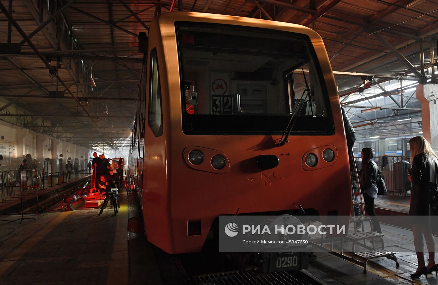 Запуск тематического поезда метро «Москва промышленная» Запуск  тематического поезда метро «Москва промышленная» | РИА Новости Медиабанк