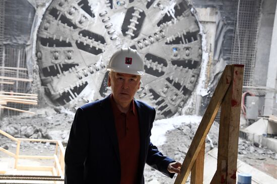 Строительство станции метро "Нижегородская"