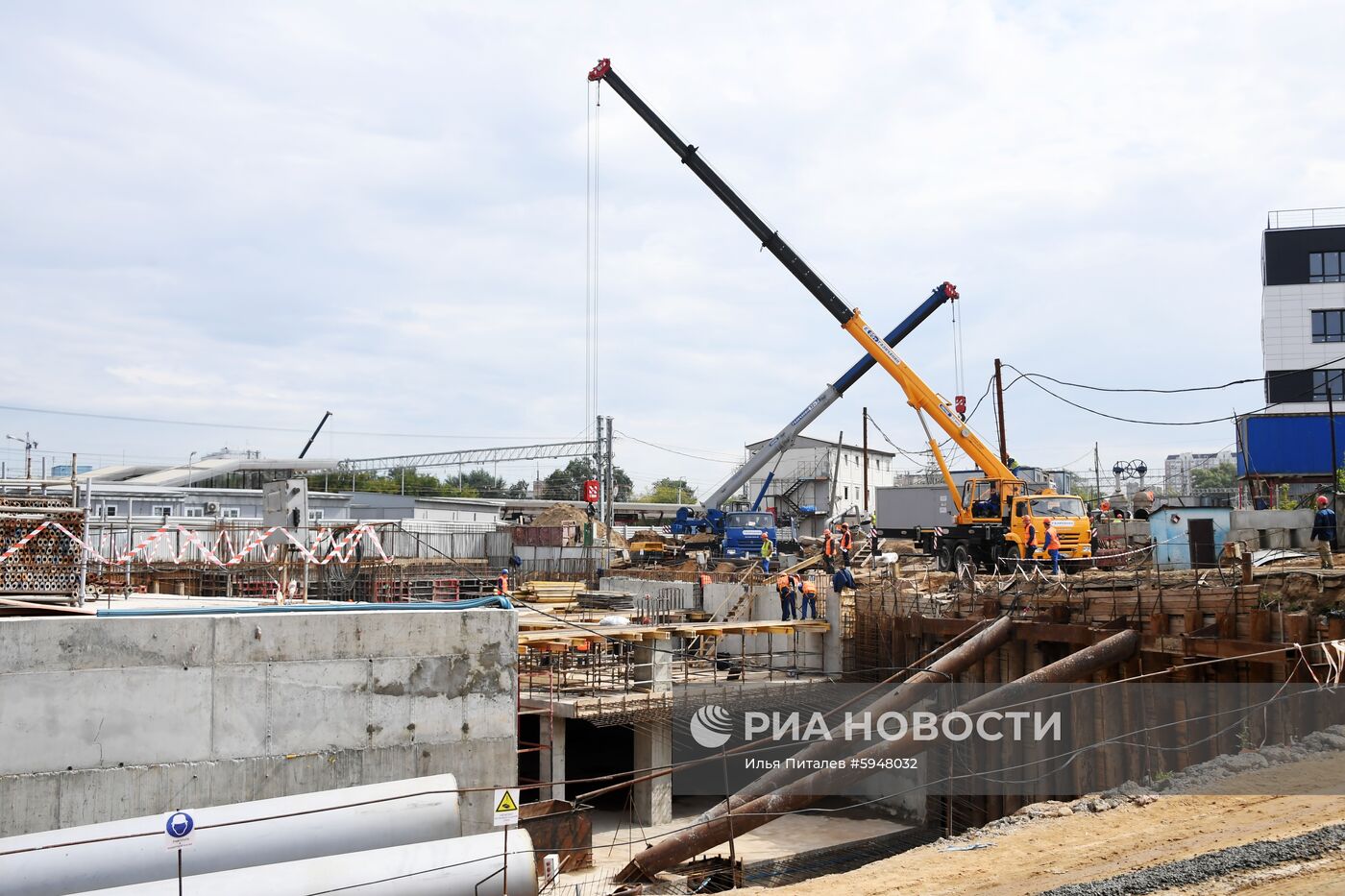 Строительство станции метро "Нижегородская"