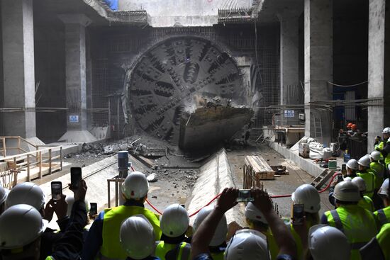 Строительство станции метро "Нижегородская"