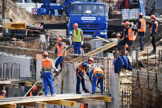 Строительство станции метро "Нижегородская"