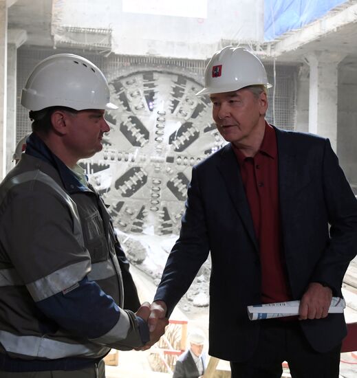 Строительство станции метро "Нижегородская"