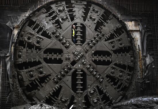 Строительство станции метро "Нижегородская"