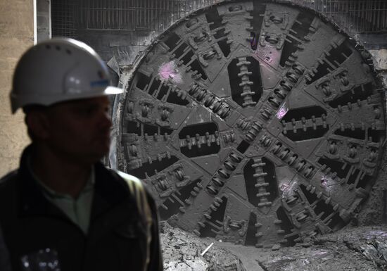 Строительство станции метро "Нижегородская"