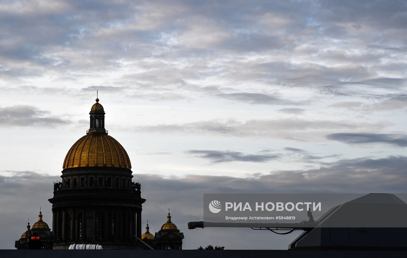 Выход боевых кораблей из Санкт-Петербурга в рамках подготовки к Дню ВМФ России 