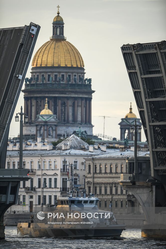 Выход боевых кораблей из Санкт-Петербурга в рамках подготовки к Дню ВМФ России 